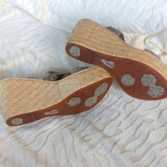 Born Barstow Platform- Metallic Wedge Sandal - Picture 9 of 14